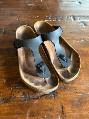 BIRKENSTOCK - Black Gizeh Thong Sandals